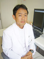 院長　佐藤　賢治